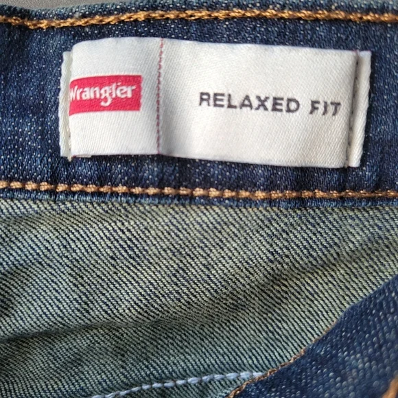 Wrangler Men's Relaxed Fit Blue Jeans Denim Flex For comfort Size 40x30 NWT - Picture 5 of 8